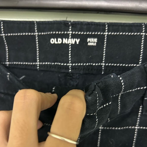 Old Navy Pixie Pant - Picture 4 of 5